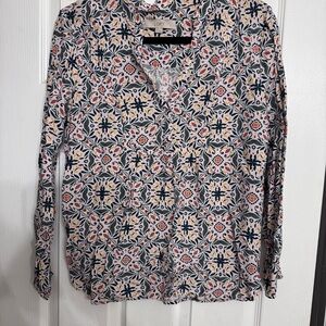 LOFT Women's Navy and Red Floral Blouse